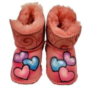 Penelope Wildberry Sheepskin Girl Boots INFANT Size M Pink Hearts Valentines Day